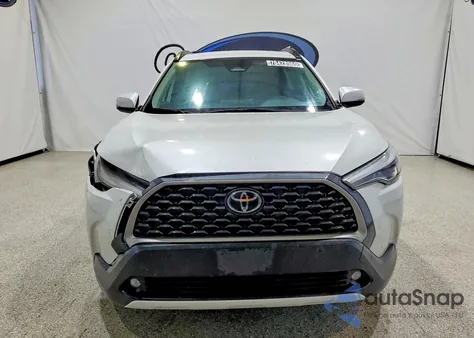 2023 Toyota Corolla Cross Xle z USA, uszkodzony, nr VIN 7MUEAAAGXPV055122